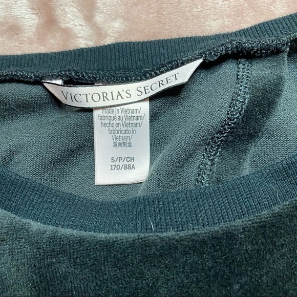 𝅺victoria’s Secret Sweater - Picture 4 of 6